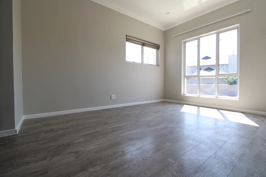 4 Bedroom Property for Sale in Broadacres Gauteng
