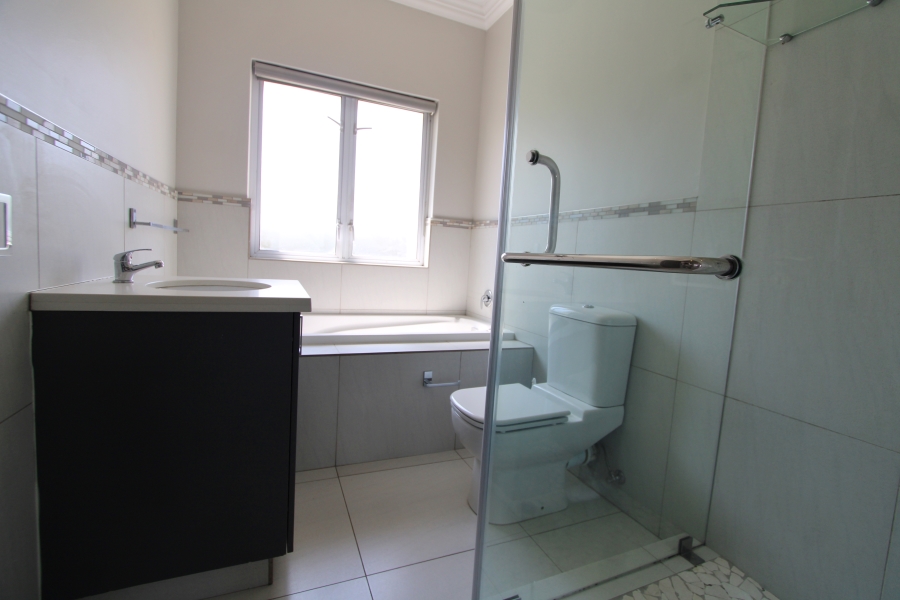 4 Bedroom Property for Sale in Broadacres Gauteng
