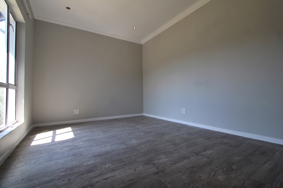 4 Bedroom Property for Sale in Broadacres Gauteng