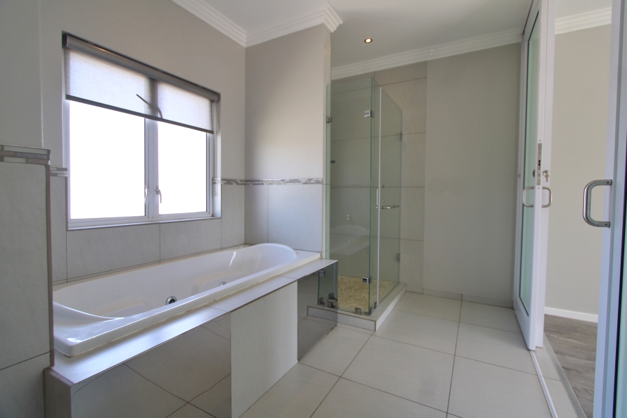 4 Bedroom Property for Sale in Broadacres Gauteng