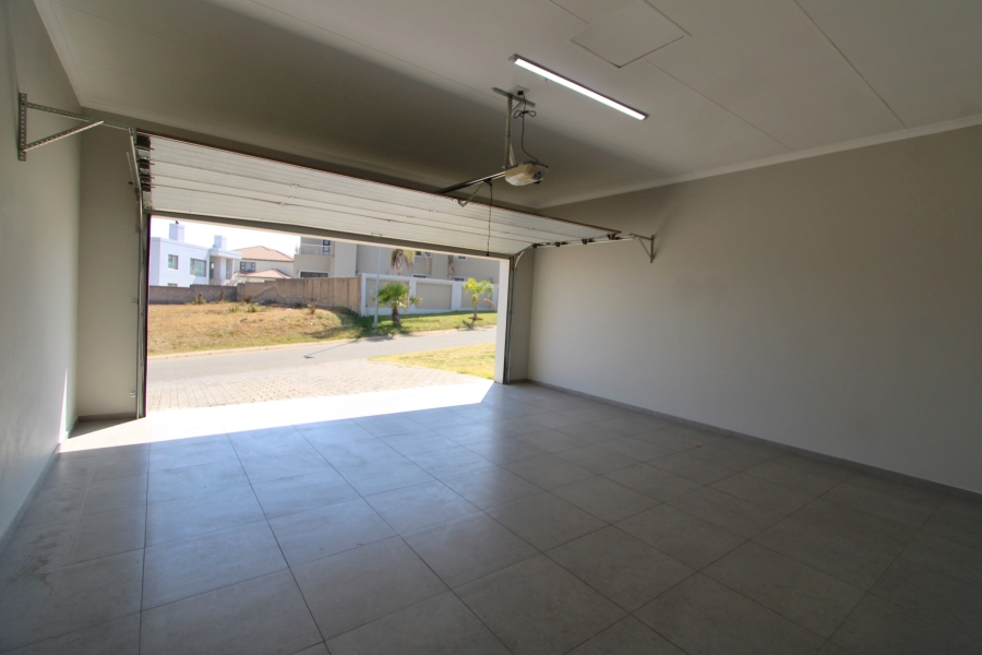 4 Bedroom Property for Sale in Broadacres Gauteng