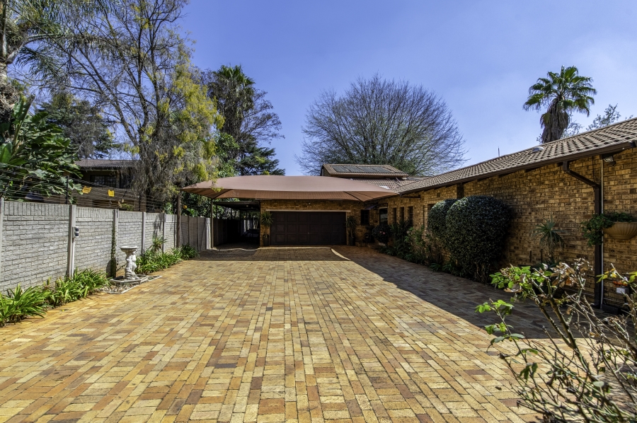 3 Bedroom Property for Sale in Buccleuch Gauteng
