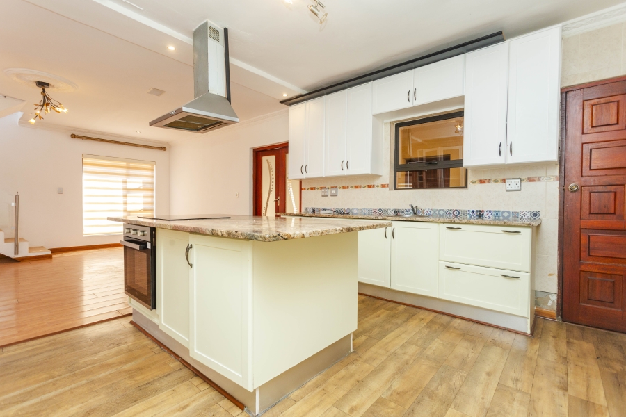 To Let 4 Bedroom Property for Rent in Blue Valley Golf Estate Gauteng