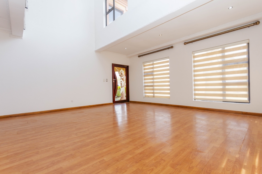 To Let 4 Bedroom Property for Rent in Blue Valley Golf Estate Gauteng