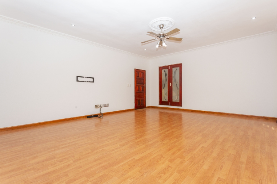 To Let 4 Bedroom Property for Rent in Blue Valley Golf Estate Gauteng