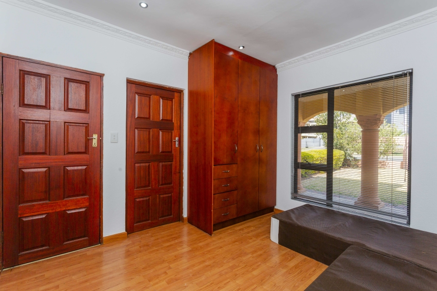 To Let 4 Bedroom Property for Rent in Blue Valley Golf Estate Gauteng