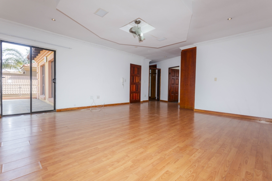 To Let 4 Bedroom Property for Rent in Blue Valley Golf Estate Gauteng