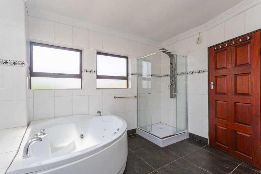 To Let 4 Bedroom Property for Rent in Blue Valley Golf Estate Gauteng