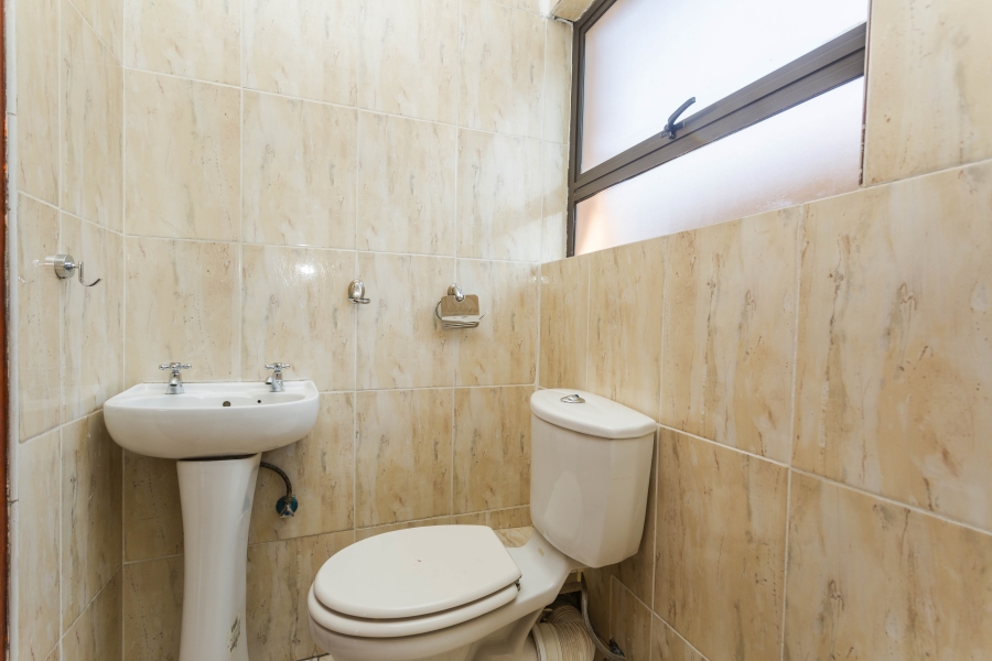 To Let 4 Bedroom Property for Rent in Blue Valley Golf Estate Gauteng