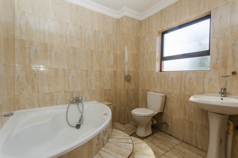 To Let 4 Bedroom Property for Rent in Blue Valley Golf Estate Gauteng