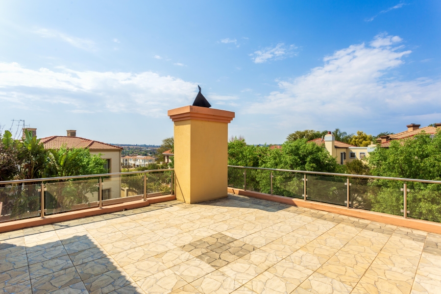 To Let 4 Bedroom Property for Rent in Blue Valley Golf Estate Gauteng