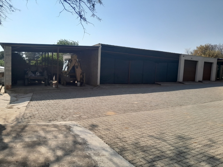 Commercial Property for Sale in Knoppieslaagte Gauteng