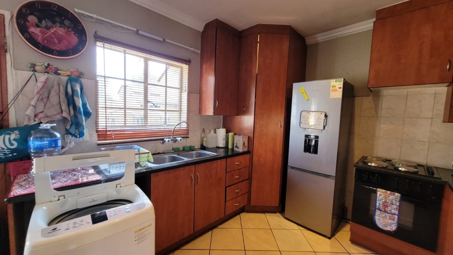 2 Bedroom Property for Sale in Annlin Gauteng