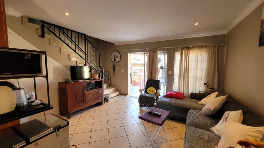 2 Bedroom Property for Sale in Annlin Gauteng