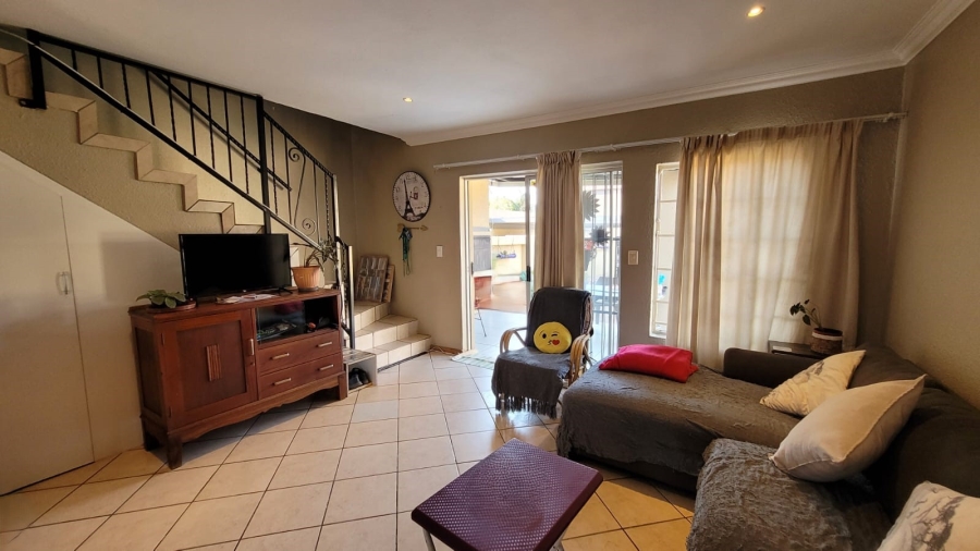 2 Bedroom Property for Sale in Annlin Gauteng