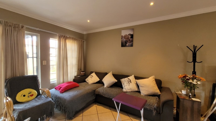 2 Bedroom Property for Sale in Annlin Gauteng