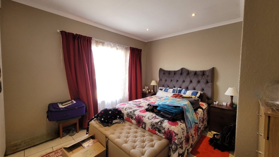 2 Bedroom Property for Sale in Annlin Gauteng
