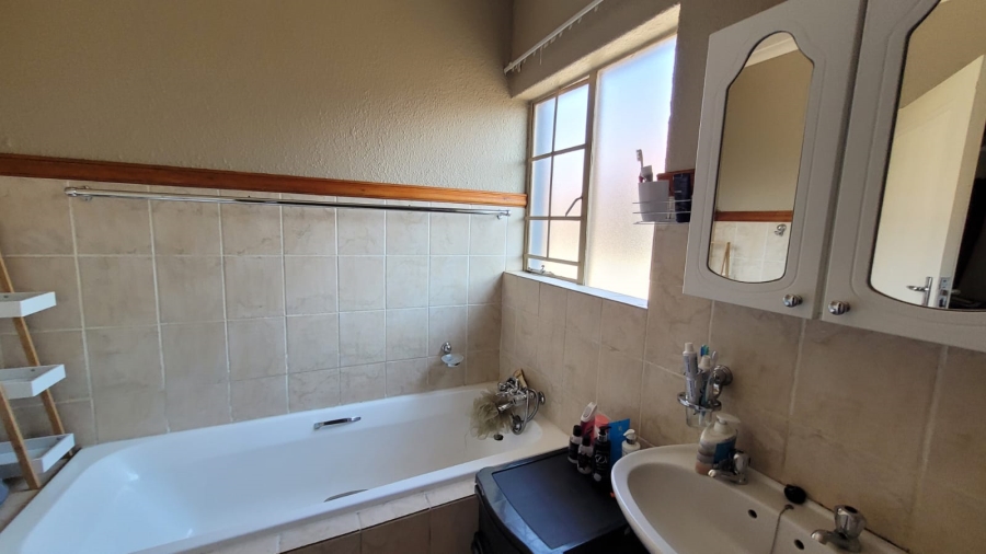 2 Bedroom Property for Sale in Annlin Gauteng
