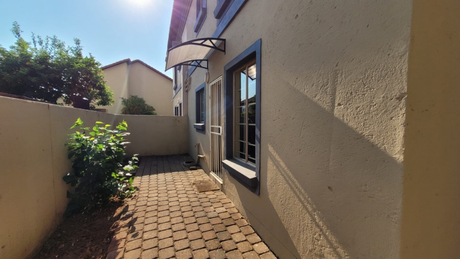 2 Bedroom Property for Sale in Annlin Gauteng