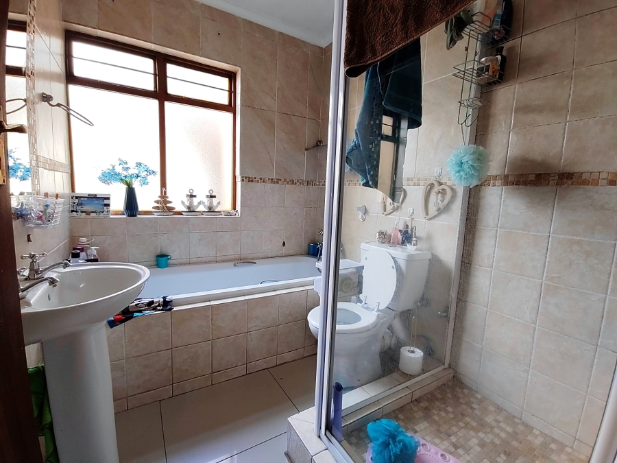 2 Bedroom Property for Sale in Montana Gauteng