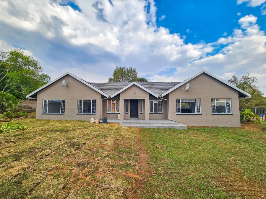 4 Bedroom Property for Sale in Faerie Glen Gauteng