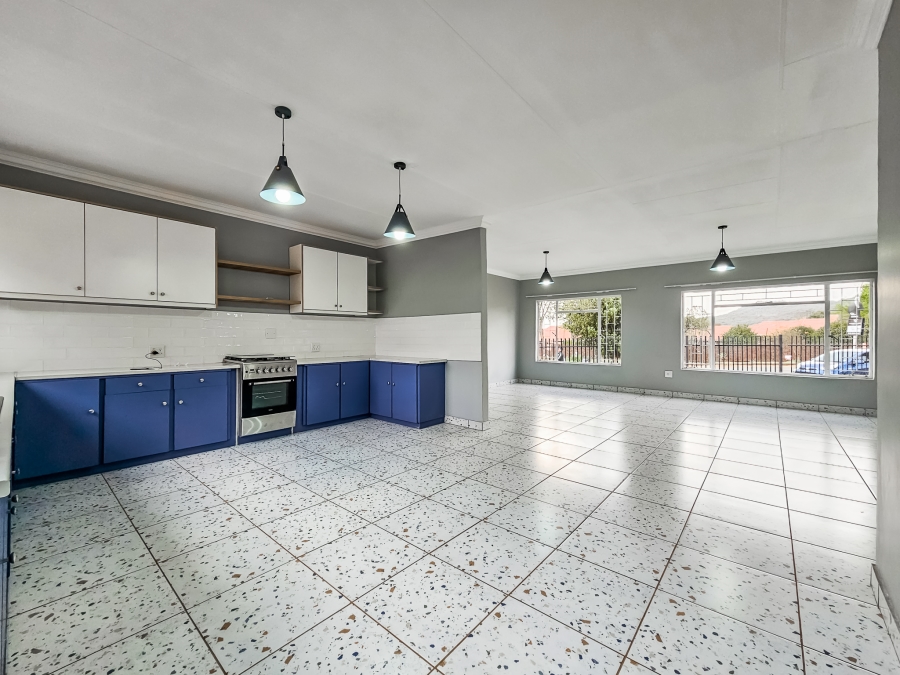 4 Bedroom Property for Sale in Faerie Glen Gauteng