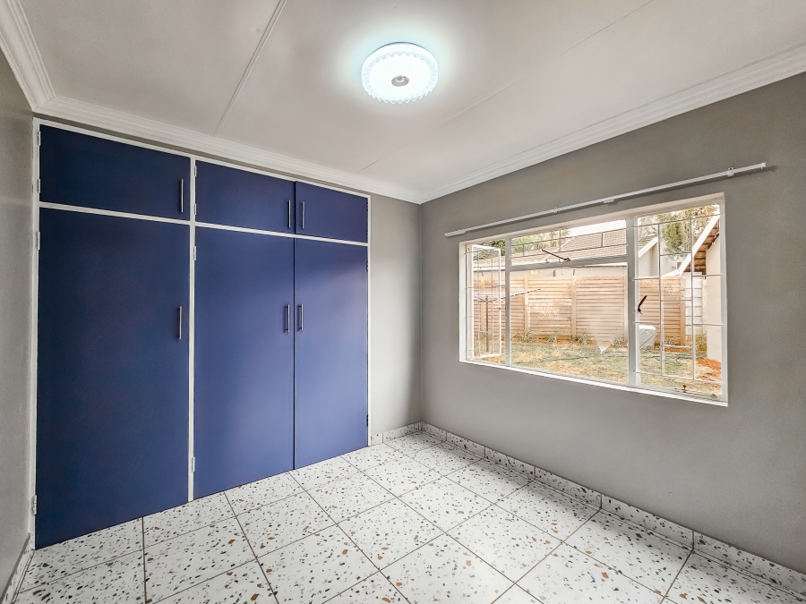 4 Bedroom Property for Sale in Faerie Glen Gauteng