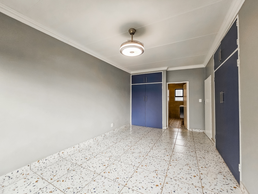 4 Bedroom Property for Sale in Faerie Glen Gauteng