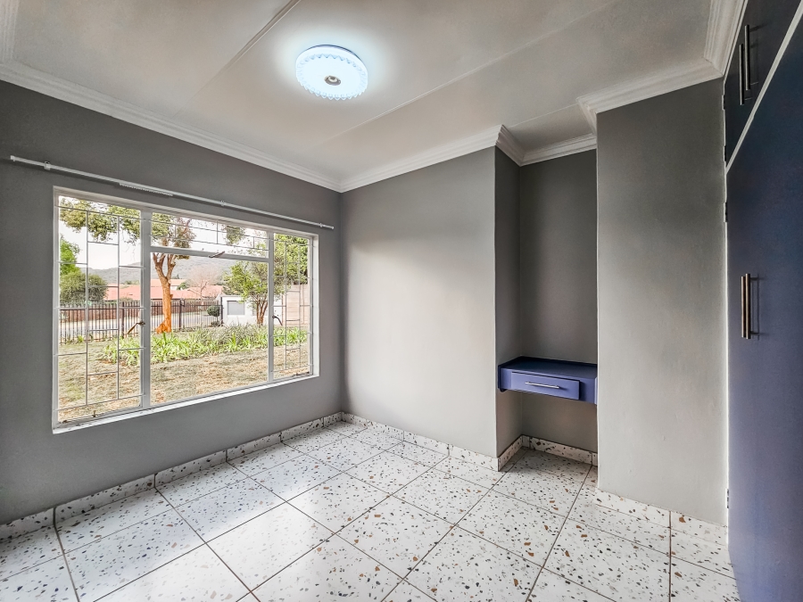 4 Bedroom Property for Sale in Faerie Glen Gauteng