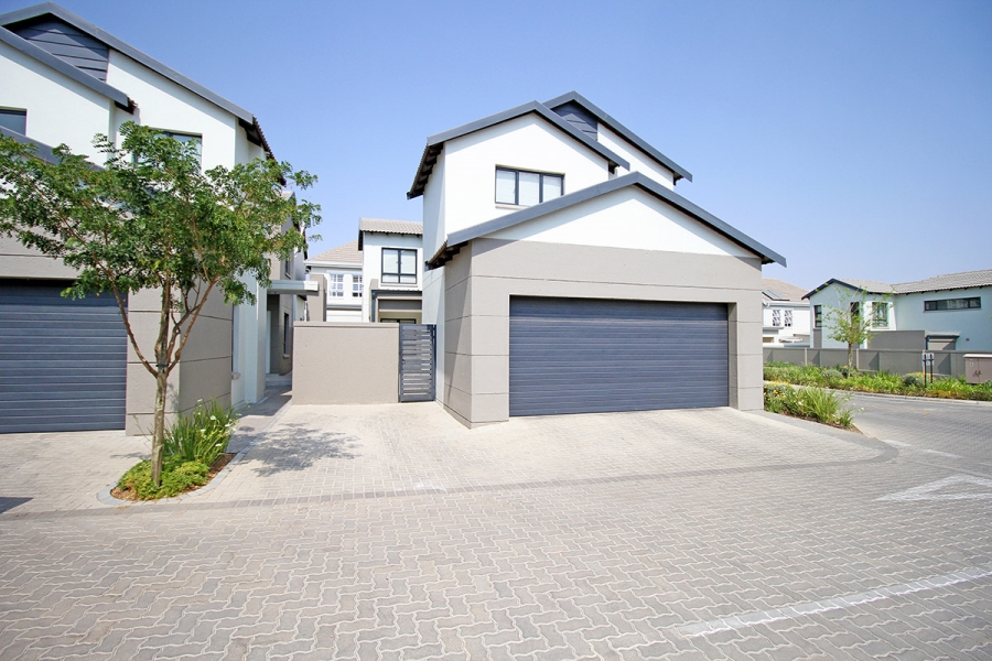 4 Bedroom Property for Sale in Broadacres Gauteng