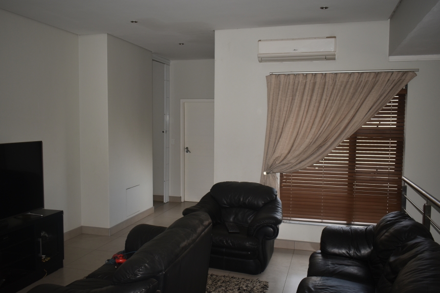 6 Bedroom Property for Sale in Zambezi Country Estate Gauteng