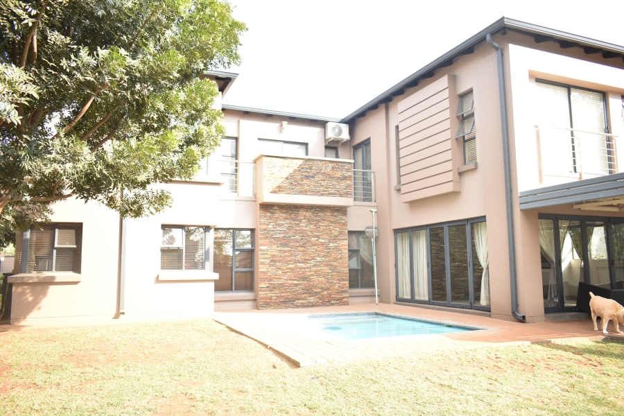 6 Bedroom Property for Sale in Zambezi Country Estate Gauteng