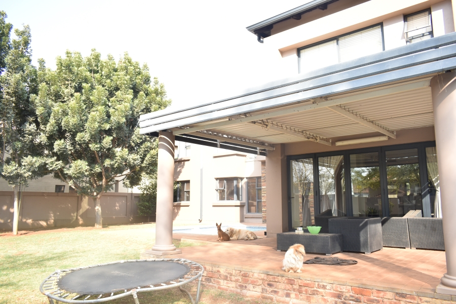 6 Bedroom Property for Sale in Zambezi Country Estate Gauteng