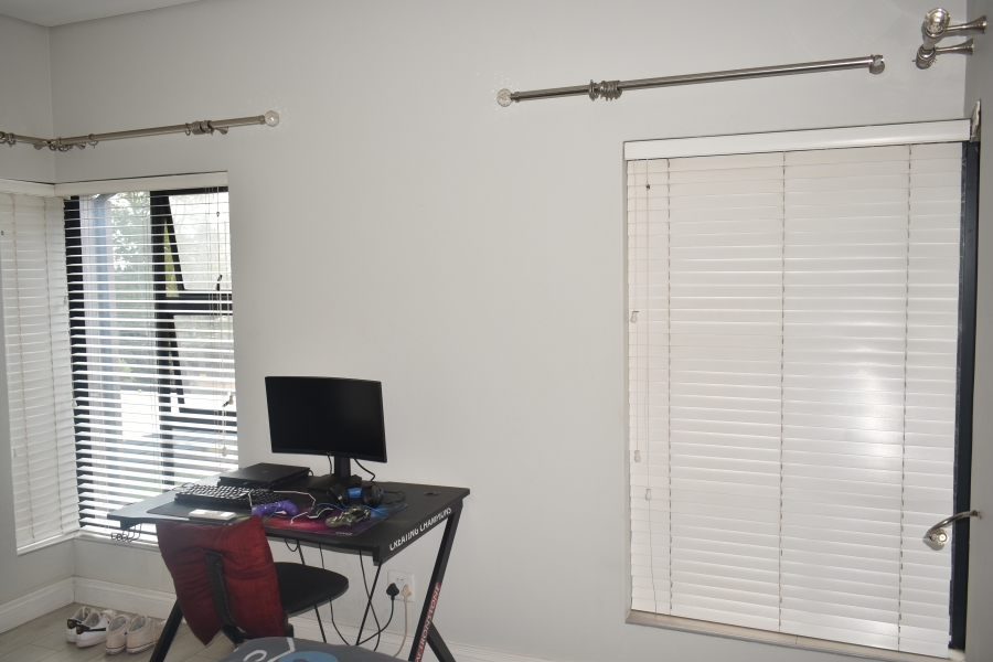 6 Bedroom Property for Sale in Zambezi Country Estate Gauteng