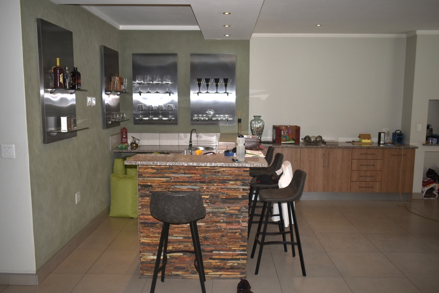 6 Bedroom Property for Sale in Zambezi Country Estate Gauteng