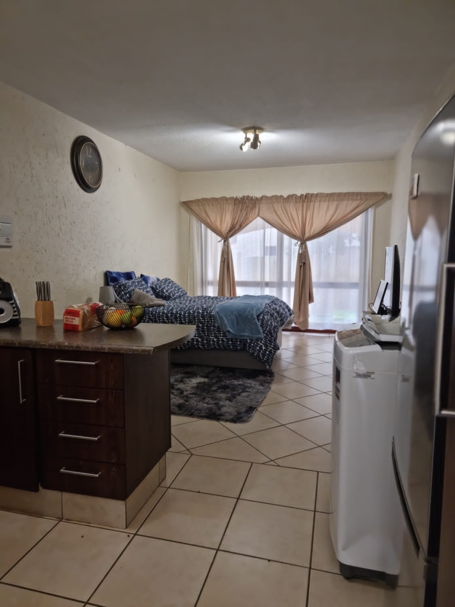To Let 0 Bedroom Property for Rent in Lonehill Gauteng