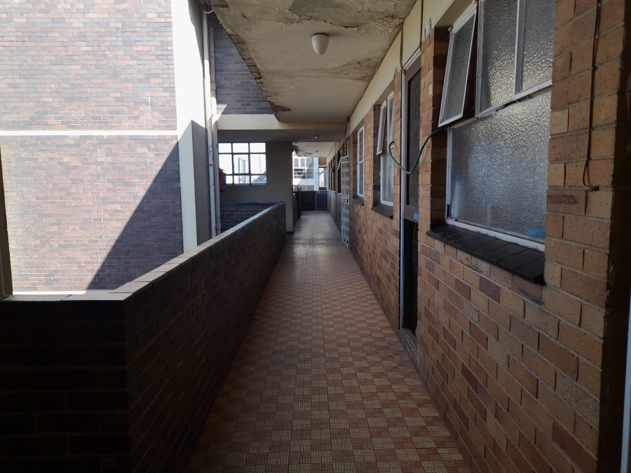 1 Bedroom Property for Sale in Berea Gauteng
