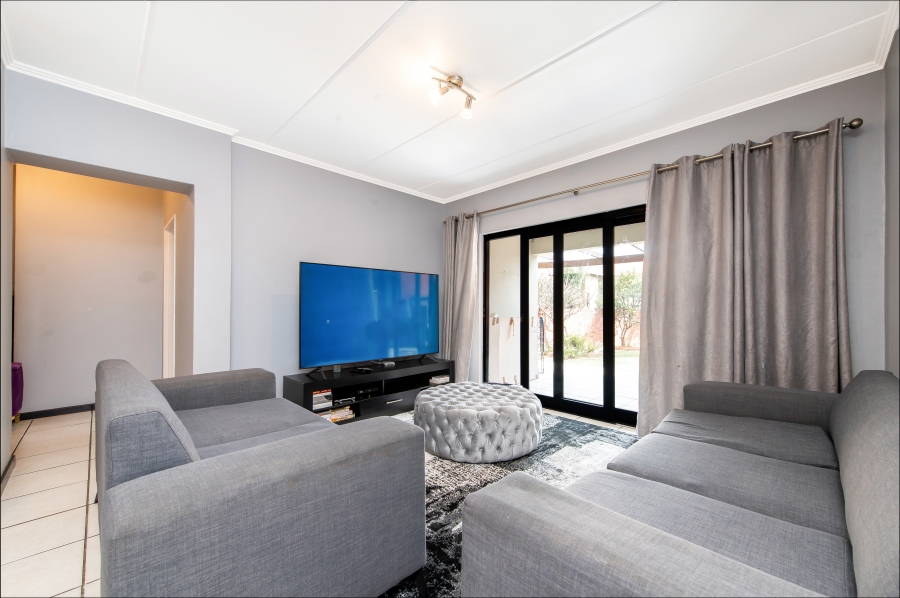2 Bedroom Property for Sale in Paulshof Gauteng