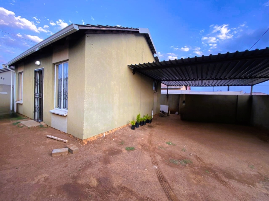 2 Bedroom Property for Sale in Savanna City Gauteng