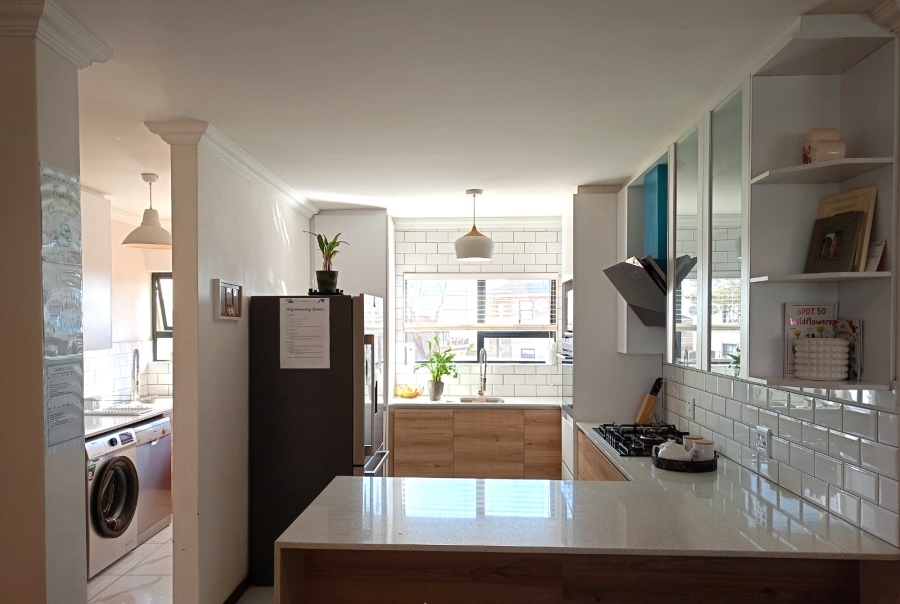 To Let 4 Bedroom Property for Rent in Wildtuinpark Gauteng