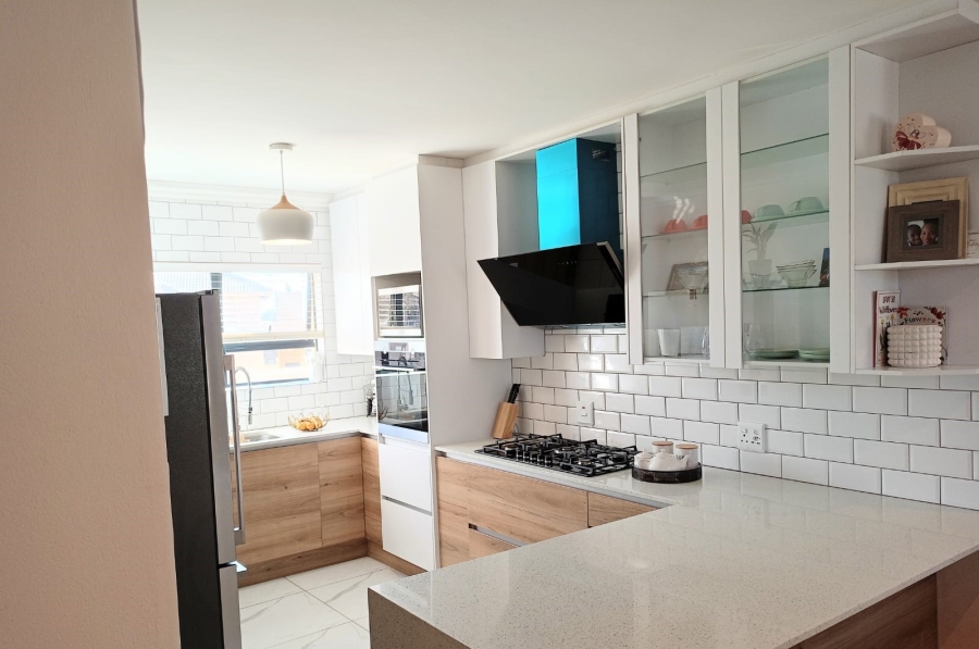 To Let 4 Bedroom Property for Rent in Wildtuinpark Gauteng