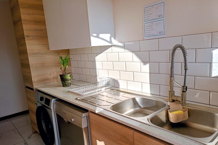 To Let 4 Bedroom Property for Rent in Wildtuinpark Gauteng
