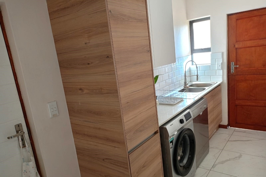 To Let 4 Bedroom Property for Rent in Wildtuinpark Gauteng