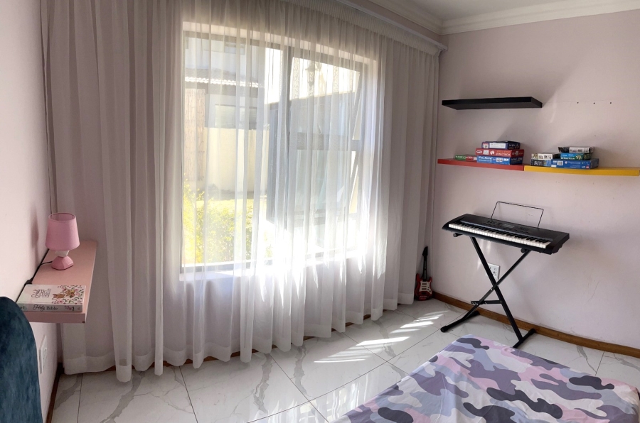 To Let 4 Bedroom Property for Rent in Wildtuinpark Gauteng