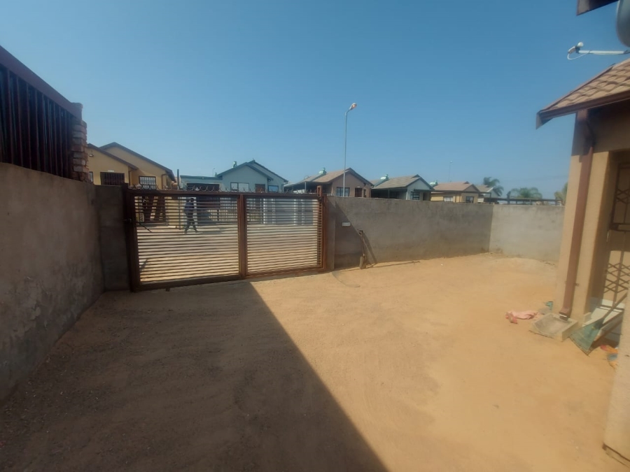 2 Bedroom Property for Sale in Soshanguve WW Gauteng
