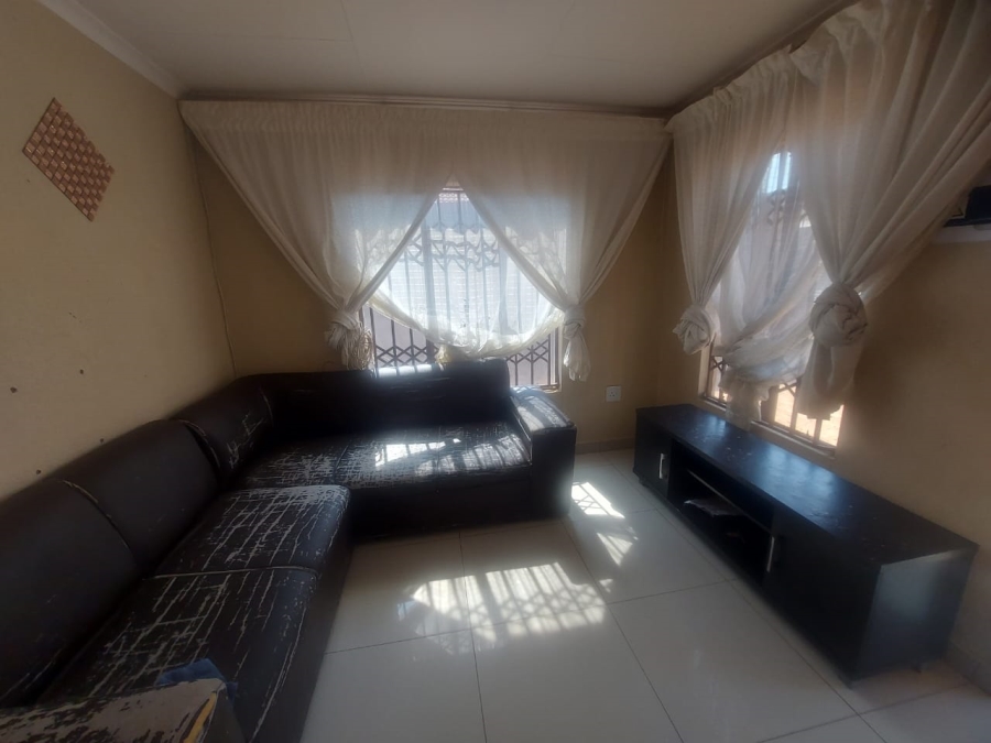 2 Bedroom Property for Sale in Soshanguve WW Gauteng