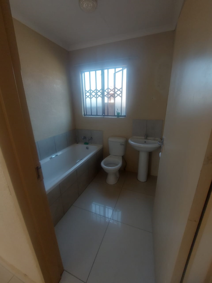 2 Bedroom Property for Sale in Soshanguve WW Gauteng