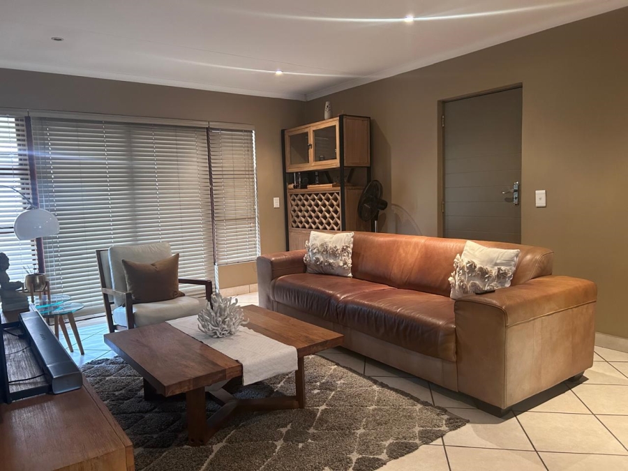 3 Bedroom Property for Sale in Thatchfield Close Gauteng
