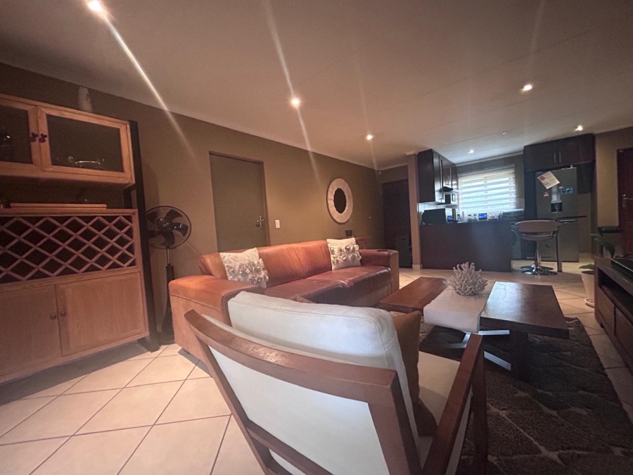 3 Bedroom Property for Sale in Thatchfield Close Gauteng