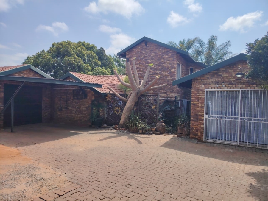 3 Bedroom Property for Sale in Moreleta Park Gauteng